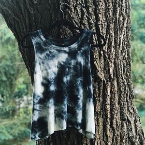 Tie dye sleeveless soft tee